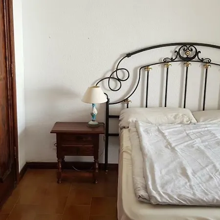 فيلة Lovely 2 Bedroom House With Private Garden *