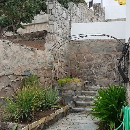 فيلة Lovely 2 Bedroom House With Private Garden