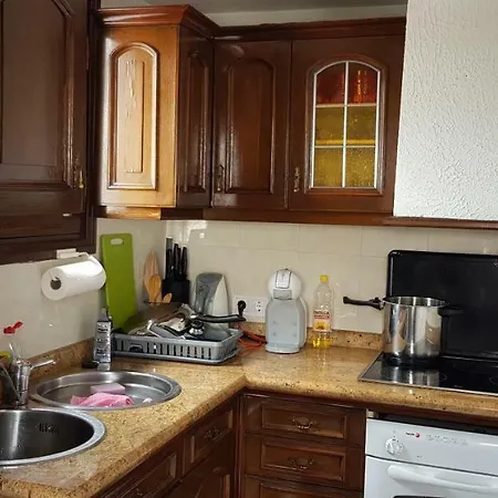 Lovely 2 Bedroom House With Private Garden فيلة *