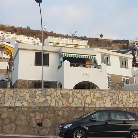 فيلة Lovely 2 Bedroom House With Private Garden *
